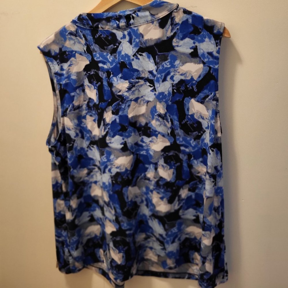 Patterned Calvin Klein Top 1X